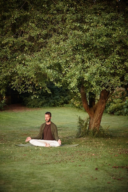 Discover The Benefits of Meditation: Reduce Anxiety & Improve Focus